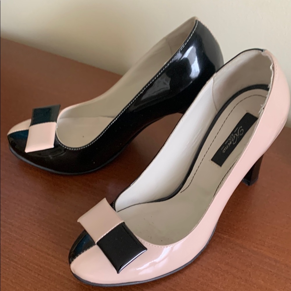 Chic Black and Cream High Heels with Glossy Finish